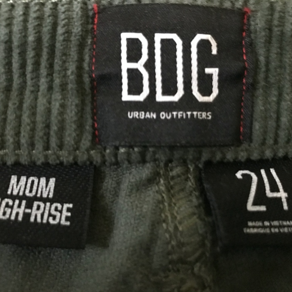 High Rise Mom pants - Picture 2 of 3